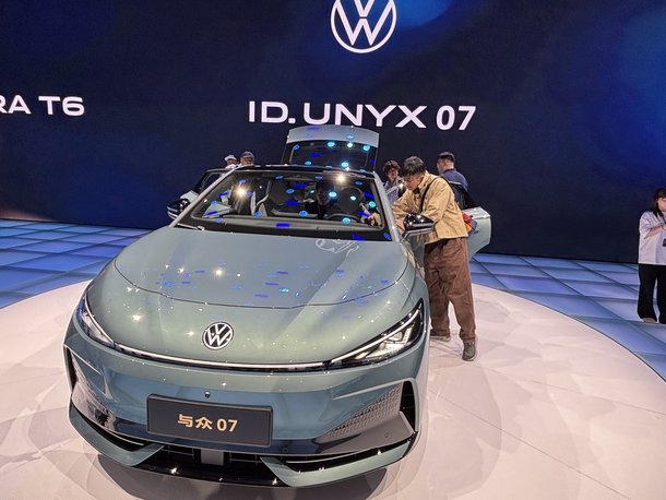 BYD, 9분 충전으로 서울↔부산 왕복 전기차 공개...벤츠·폭스바겐 중국에 기술 구애도 [정다은의 차이나코어]