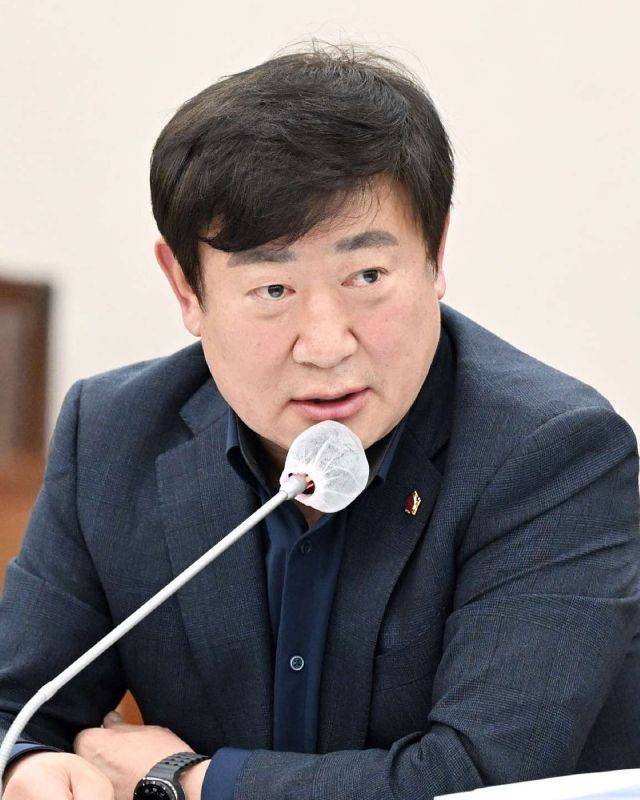 제10대 부산시의회 의장 비서실장에 임명된 이복조 전 시의원. 부산일보DB