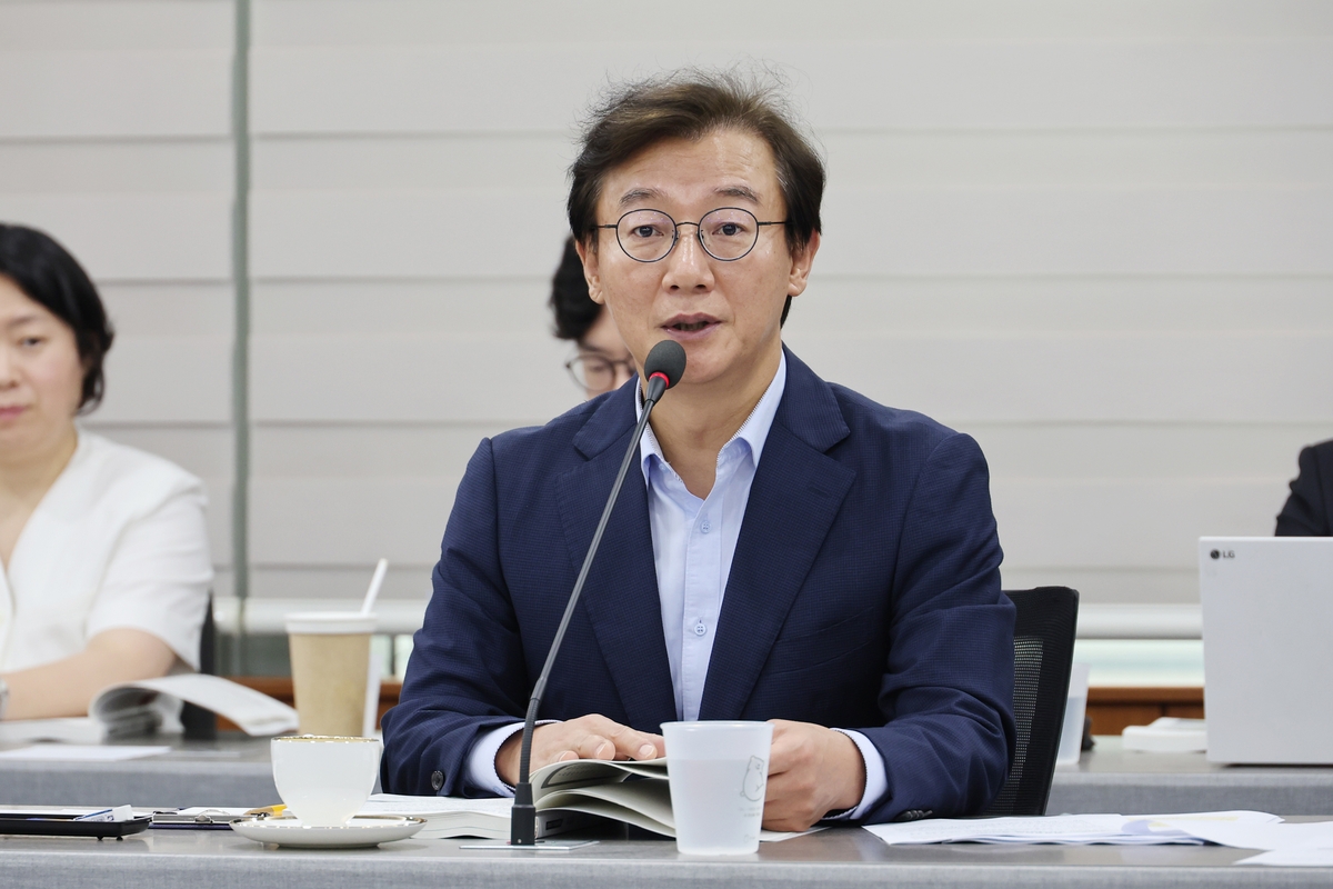 업무 보고받는 전재수 부산시장